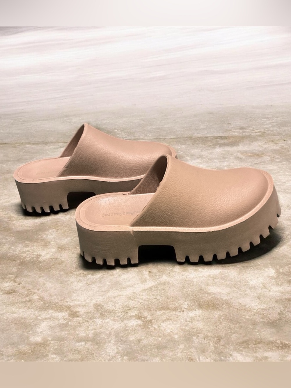 Jeffrey Campbell Clogge Taupe Fashion Slip On Chunky Platform Mule Clog Sandals